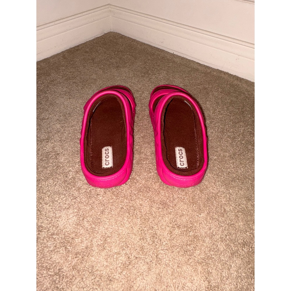 NWOT Crocs Stomp Puffy Sandal Pink  Faux Fur Lined Platform Slide 210074 W9 M7 - Picture 6 of 7